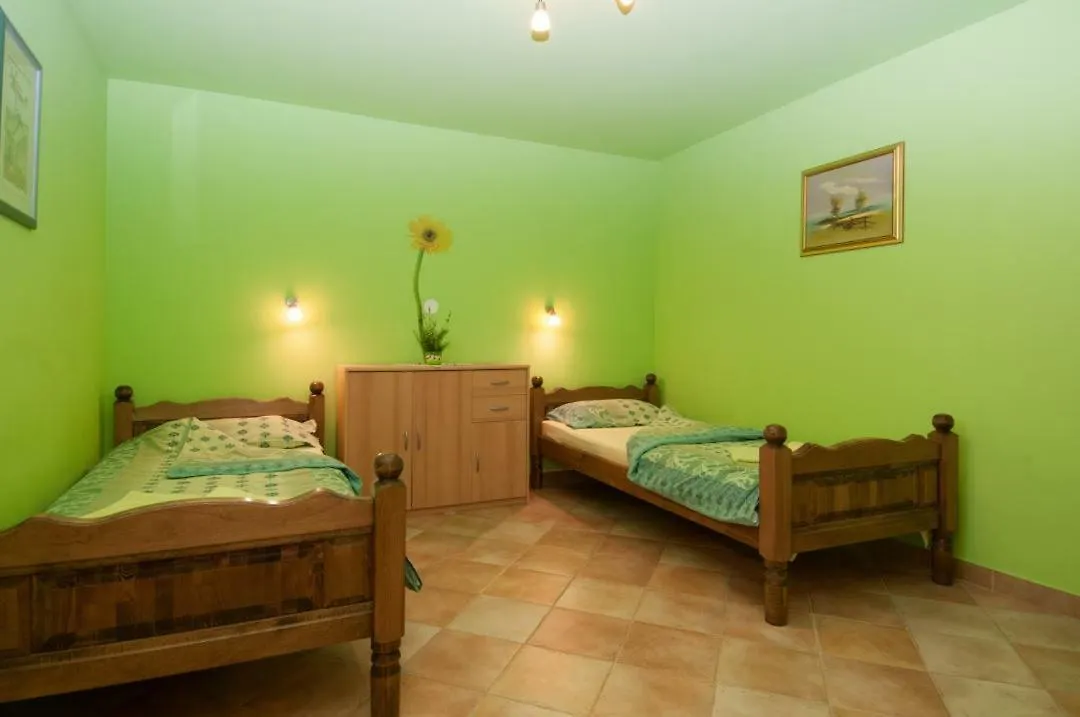 Apartment Mihaljinec 0*, Martinscica (Cres)
